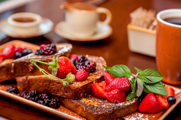 French Toast with fresh fruit